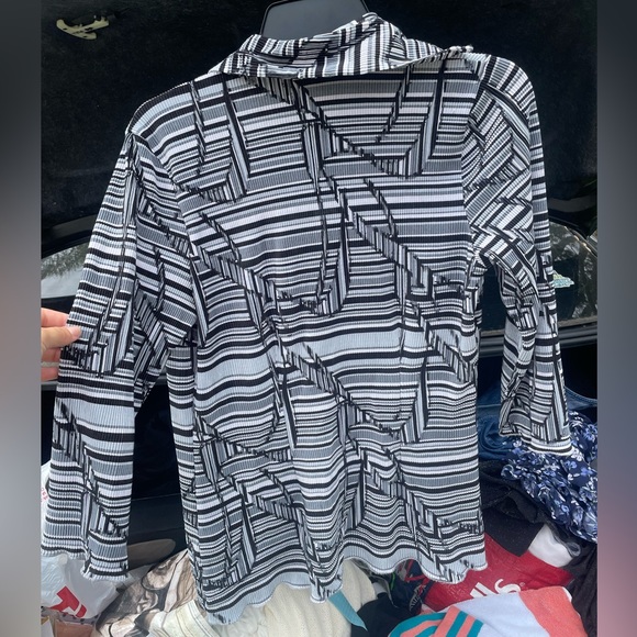 Button down top - Picture 2 of 3